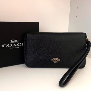 Authentic COACH Medium Zip Around Wallet - Black, Wristlet